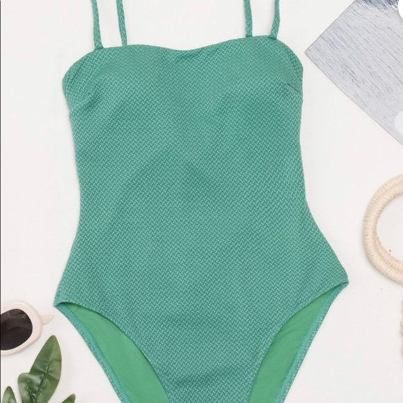 Aliyah Lace-Up Back One Piece Swimsuit
Large from Cupshe (L) - Picture 3 of 6